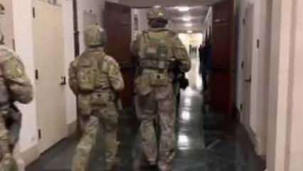 FBI'a bağlı SWAT ekipleri, ABD Kongre binasına girdi!