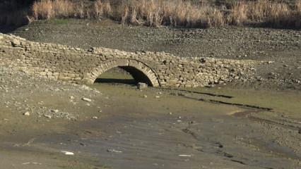 Sular çekildi 500 yıllık tarihi köprü gün yüzüne çıktı!