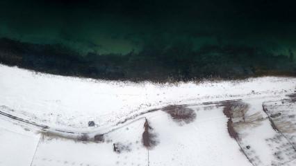 Van Gölü'nün beyaza bürünen koylarında görsel şölen