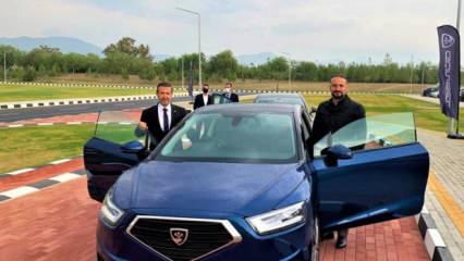 Dışişleri Bakanı Tahsin Ertuğruloğlu, KKTC’nin yerli otomobilini test etti