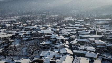Yedi asırlık "Osmanlı köyü" Cumalıkızık'ta kar güzelliği
