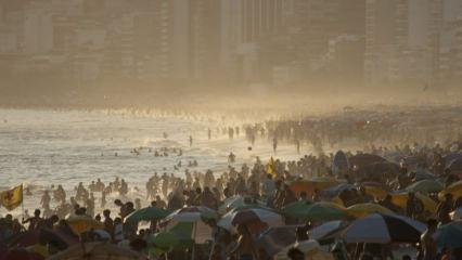 Brezilya'da koronavirüs unutuldu, sahiller doldu