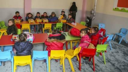 Diyanet Suriye'nin El Bab kentinde 4-6 yaş Kur'an kursu açtı
