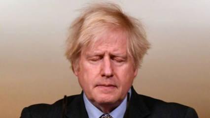 Dünya Boris Johnson'ı konuşuyor! Başını öne eğdi, gözlerini kapattı ve açıkladı