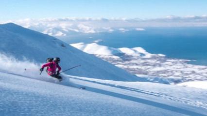 Maceraseverlerin Artos Dağı'nın zirvesindeki kayak görüntüleri nefes kesti