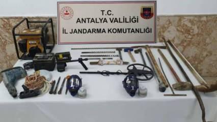 Antalya'da izinsiz kazı yapan 5 kişi yakalandı