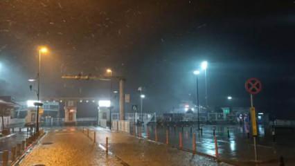 Çanakkale Boğazı yoğun kar yağışı nedeniyle gemi geçişlerine kapatıldı