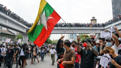Myanmar'da kriz devam ediyor: 2 kentte sıkıyönetim ilan edildi