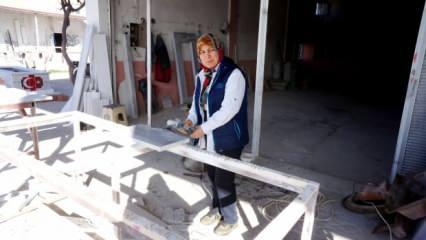 Manisa'da mezar ustası olan Sibel Coşkun'dan dikkat çeken çağrı: Evde kalın bize iş çıkarmayın!