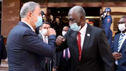 Milli Savunma Bakanı Akar, Sudanlı mevkidaşı Yassın ile bir araya geldi