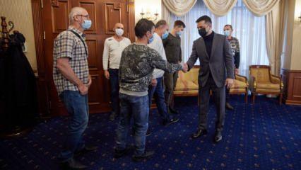 Nijerya kara sularında alıkonulan 6 Ukraynalı denizci ülkelerine döndü