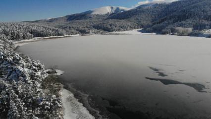 Buz tutan doğa harikası göller göz kamaştırdı