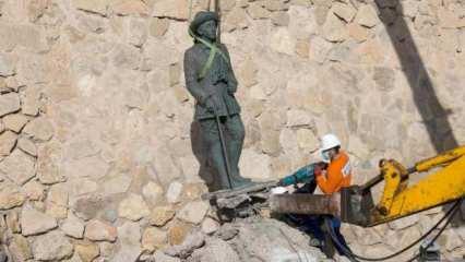 Diktatör Franco'nun son heykeli de kaldırıldı