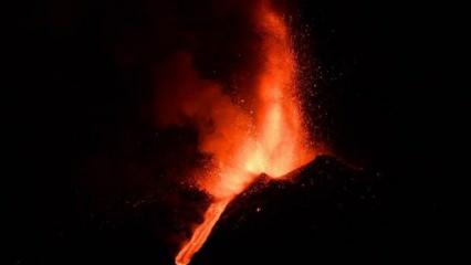 Etna Yanardağı, son bir haftada 6 kez faaliyete geçti