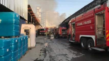 Halkalı'da geri dönüşüm tesisinde yangın çıktı!