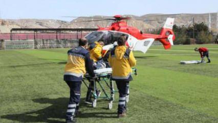 Kalp krizi geçirdi, ambulans helikopterle hastaneye ulaştırıldı