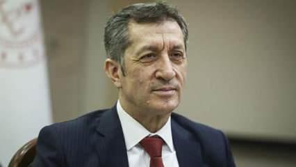 Milli Eğitim Bakanı Ziya Selçuk, 'hazırladık' deyip duyurdu