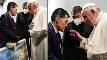Erbil'i ziyaret eden Papa Francis'e Aylan Kurdi'nin babası tablo hediye etti