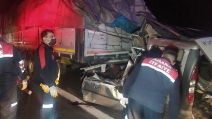 Feci kaza! Hafif ticari araç TIR'a arkadan çarptı: 3 ölü, 1 yaralı