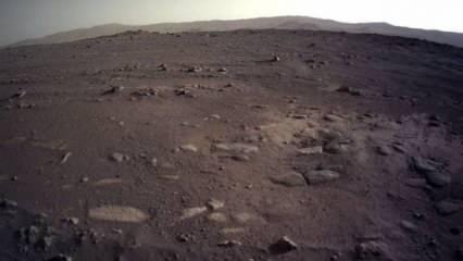 NASA Mars'tan yeni fotoğraflar paylaştı