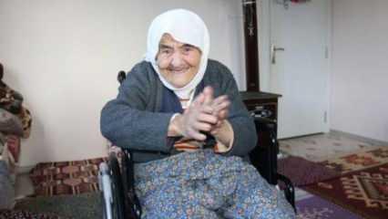 102 yaşındaki Fatma Nine'nin tekerlekli sandalye mutluluğu