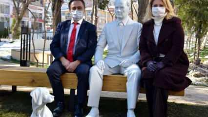 CHP'li belediye Atatürk ve köpeği Foks'un heykelini 'benzemiyor' diye kaldırdı