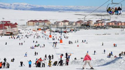 Cıbıltepe Kayak Merkezi'nde kayak keyfi devam ediyor