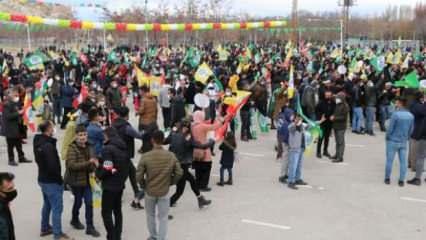 HDP'nin nevruz kutlamalarında PKK ve Öcalan paçavraları açıldı