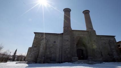 Kadim şehir Erzurum'un asırlık yapılarında tarihe yolculuk