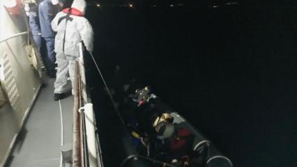 Lastik botla denizde mahsur kalan 24 sığınmacı kurtarıldı