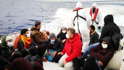 Lastik botun motorunu bozup 15 göçmeni Türkiye'ye ittiler
