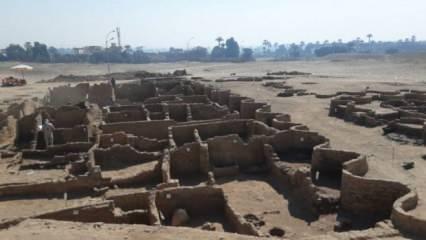 Mısır'da 3 bin yıllık antik kent bulundu