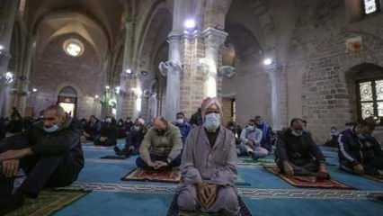 Lübnan ve Libya'da ramazan ayında camilerde teravih namazı kılınabilecek
