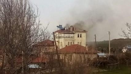 Emet'te çatı yangını korkuttu