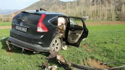 Kaymakam ve belediye başkanını taşıyan araç kaza yaptı: 4 yaralı