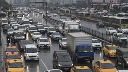 Kısıtlama öncesi İstanbul'da yoğun trafik
