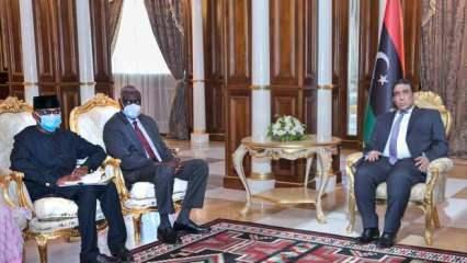 Libya Başkanlık Konseyi Başkanı Menfi, Afrika Birliği heyeti ile bir araya geldi