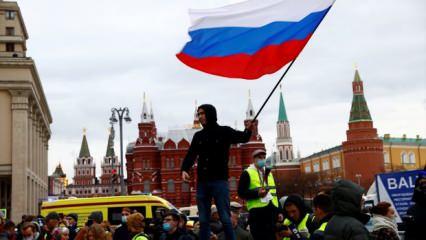 Rusya'da binlerce Navalnıy taraftarı meydanlarda