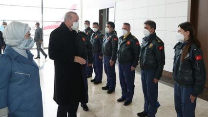 Başkan Erdoğan pilotlarla bir araya geldi