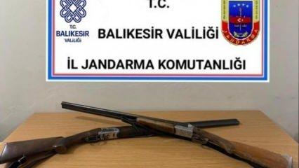 Balıkesir'de jandarma 20 aranan şahsı gözaltı
