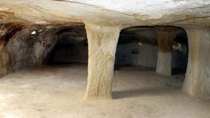 600 yıllık kayadan oyma cami