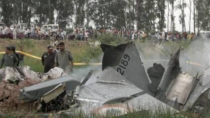 Hindistan’da askeri eğitim uçağı düştü: 1 ölü