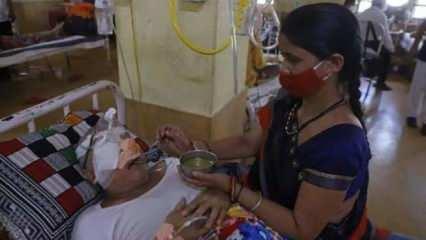 Hindistan'da koronavirüsten sonra yeni salgın! Hastaların gözünü oyuyorlar