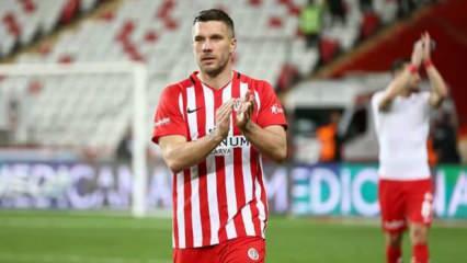 Lukas Podolski ile yollar ayrıldı