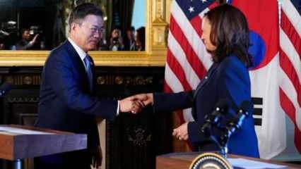 Kamala Harris, Güney Kore lideriyle tokalaştıktan sonra elini sildi