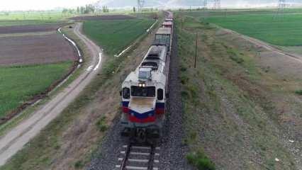Çin'e gidecek 2 ihracat treni Kars'a ulaştı