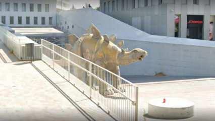 Kayıp adamın cesedi dinozor heykelinin içinden çıktı
