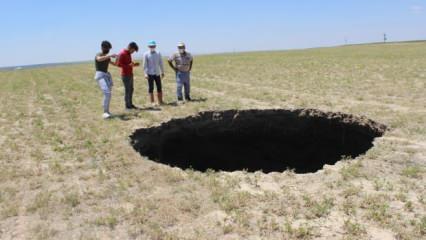 Konya'da dev obruk oluştu: Çapı 3, derinliği 65 metre!