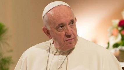 Papa'dan cinsel istismar itirafı: Krizdeyiz