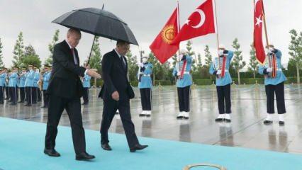 Erdoğan, Kırgızistan Cumhurbaşkanı Caparov ile bir araya geldi